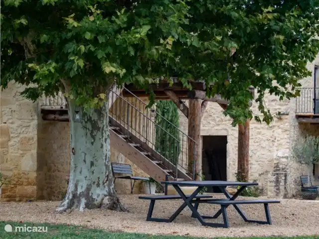 Mas Saint-Michel d'Euzet - Magnolia en Francia, Gard, Saint-Michel-d'Euzet - casa rural / cabaña terraza