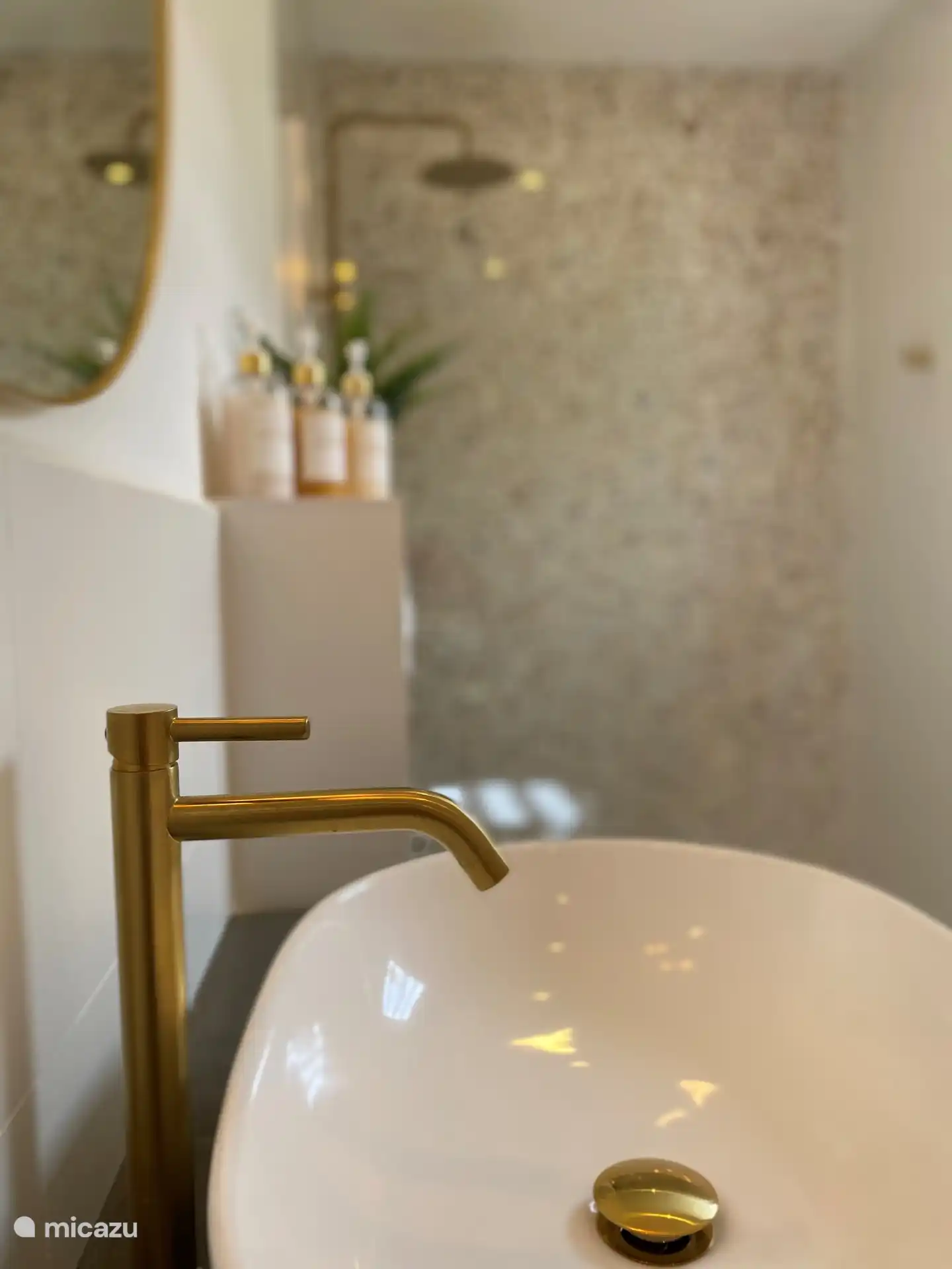 Badkamer en suite slaapkamer Grandi