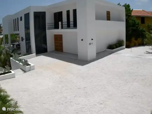 Villa Yuana | Curaçao, Banda Ariba (est), Cas Grandi - villa Places de parking à l’intérieur de la clôture
