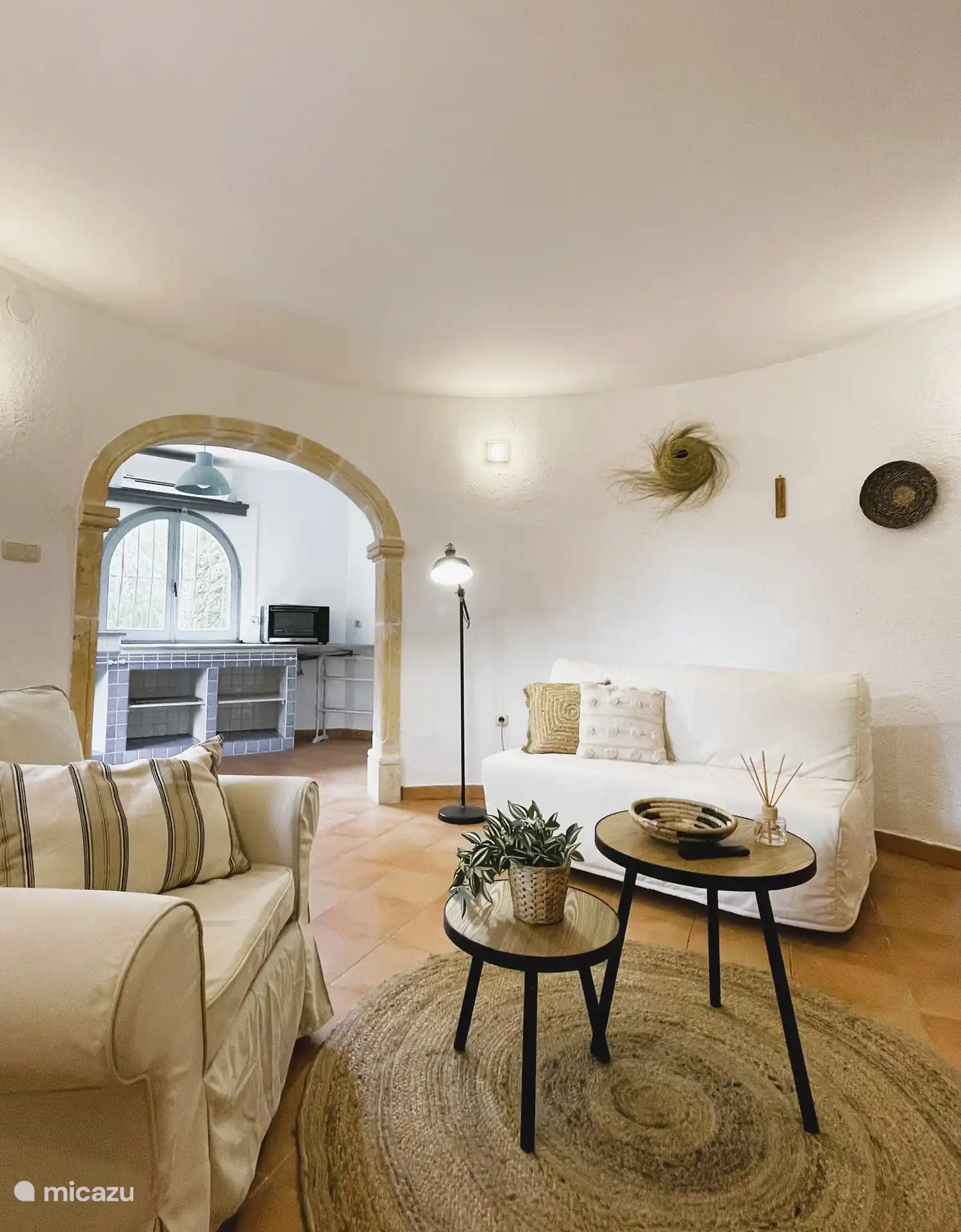 salon avec canapé-lit