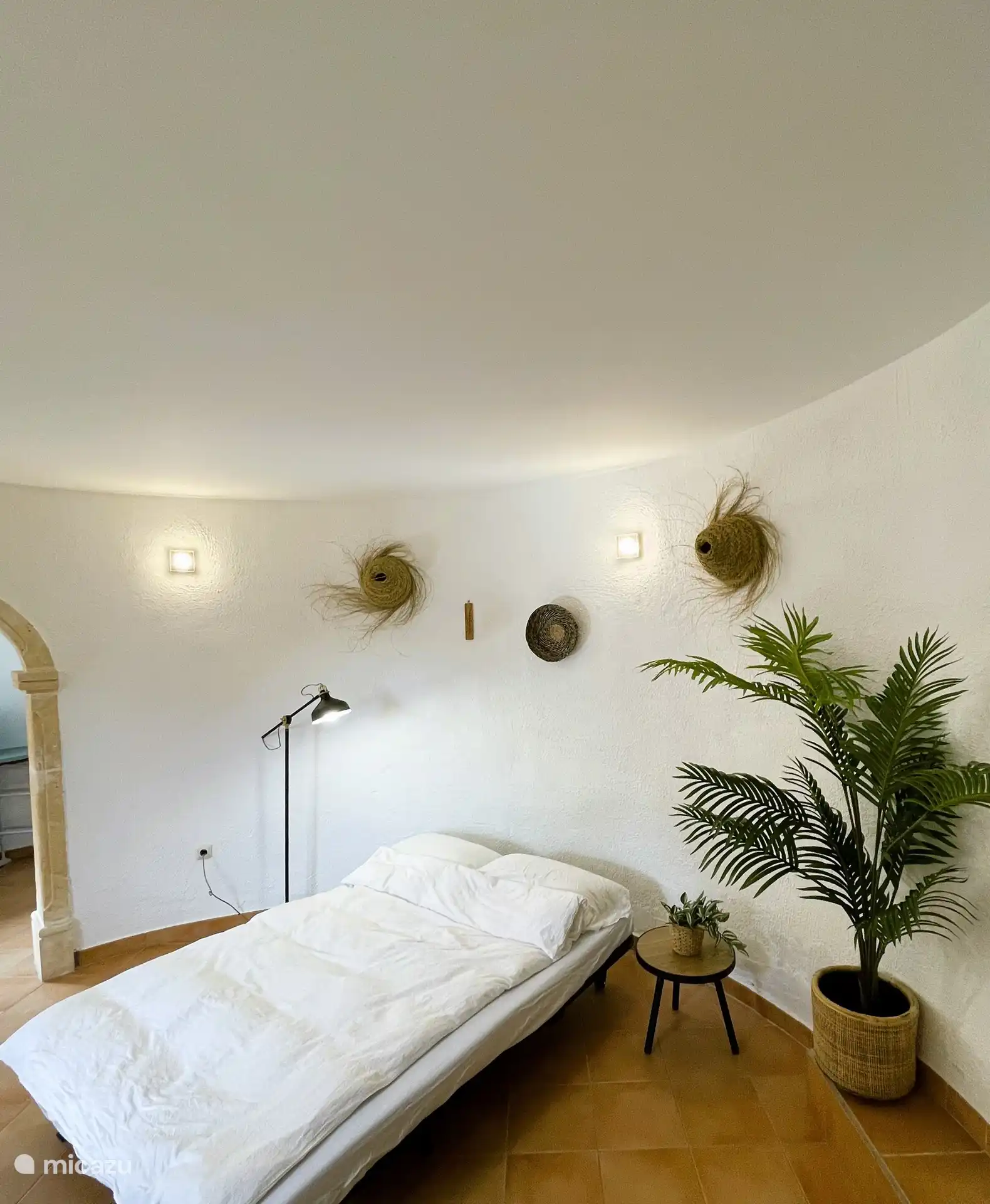 salon avec canapé-lit