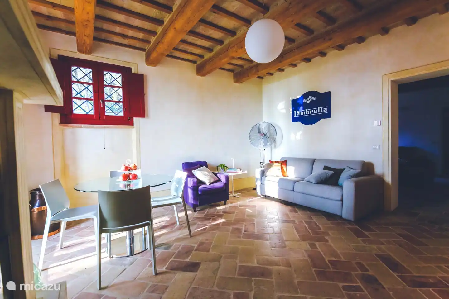 Wohnraum Wohnung Lavanda mit bequemer Schlafcouch