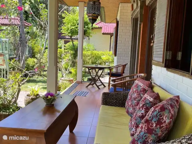 Rumah Luna & Pele | Indonésie, Bali, Jasri - villa terrasse devant