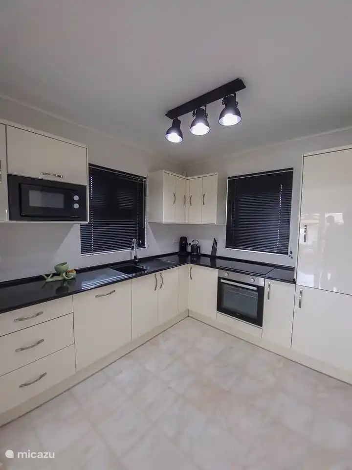 Küche mit allem nötigen