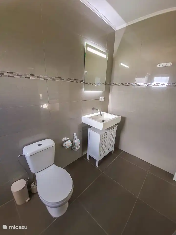 Eines der Badezimmer