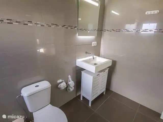 Chong’s Villa huren in Curaçao, Banda Abou (west), Grote Berg - villa Een van de bad kamers