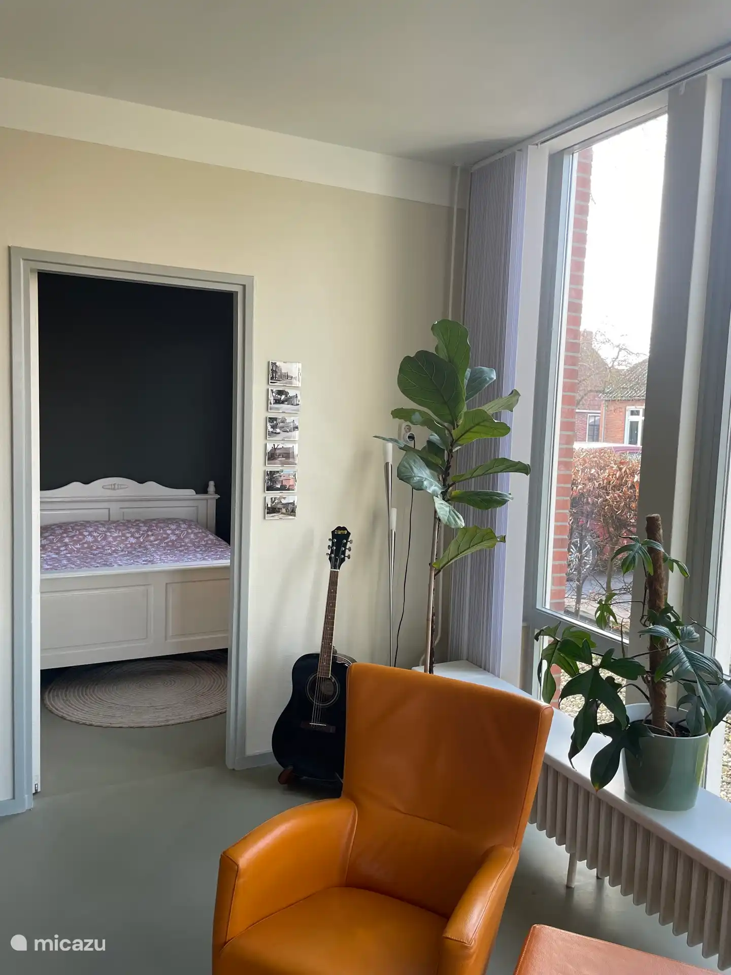 Schlafzimmer vom Wohnzimmer aus gesehen 