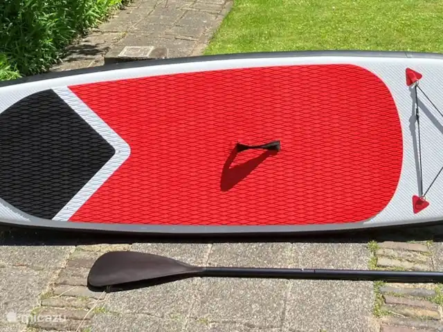 Oasis Giethoorn en Países Bajos, Overijssel, Giethoorn - casa rural / cabaña Puedes utilizar nuestra tabla de SUP (Stand up paddle board) de forma gratuita.