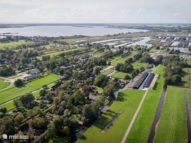 Oasis Giethoorn en Países Bajos, Overijssel, Giethoorn - casa rural / cabaña Desde el aire.
