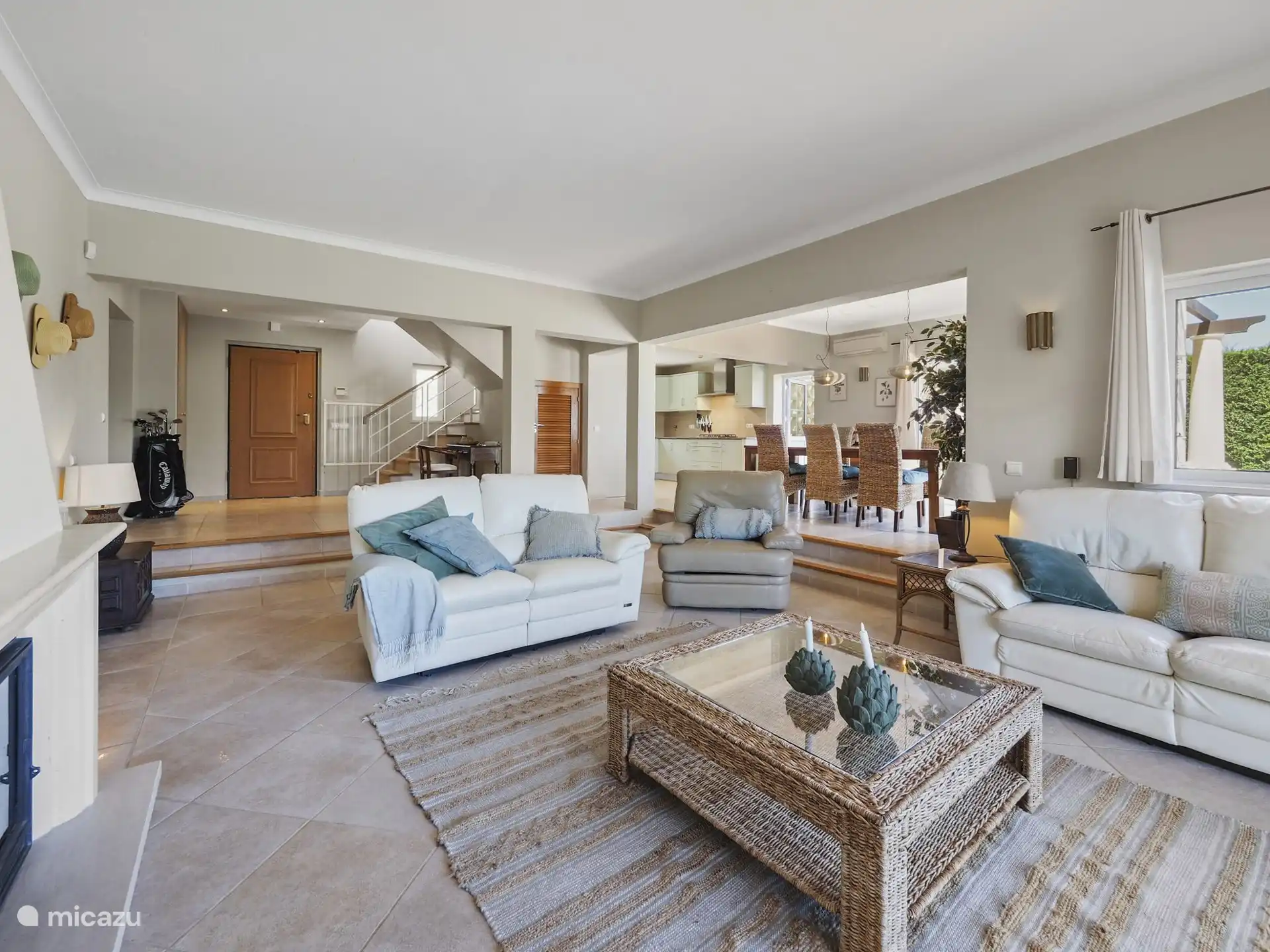 Spacious living room