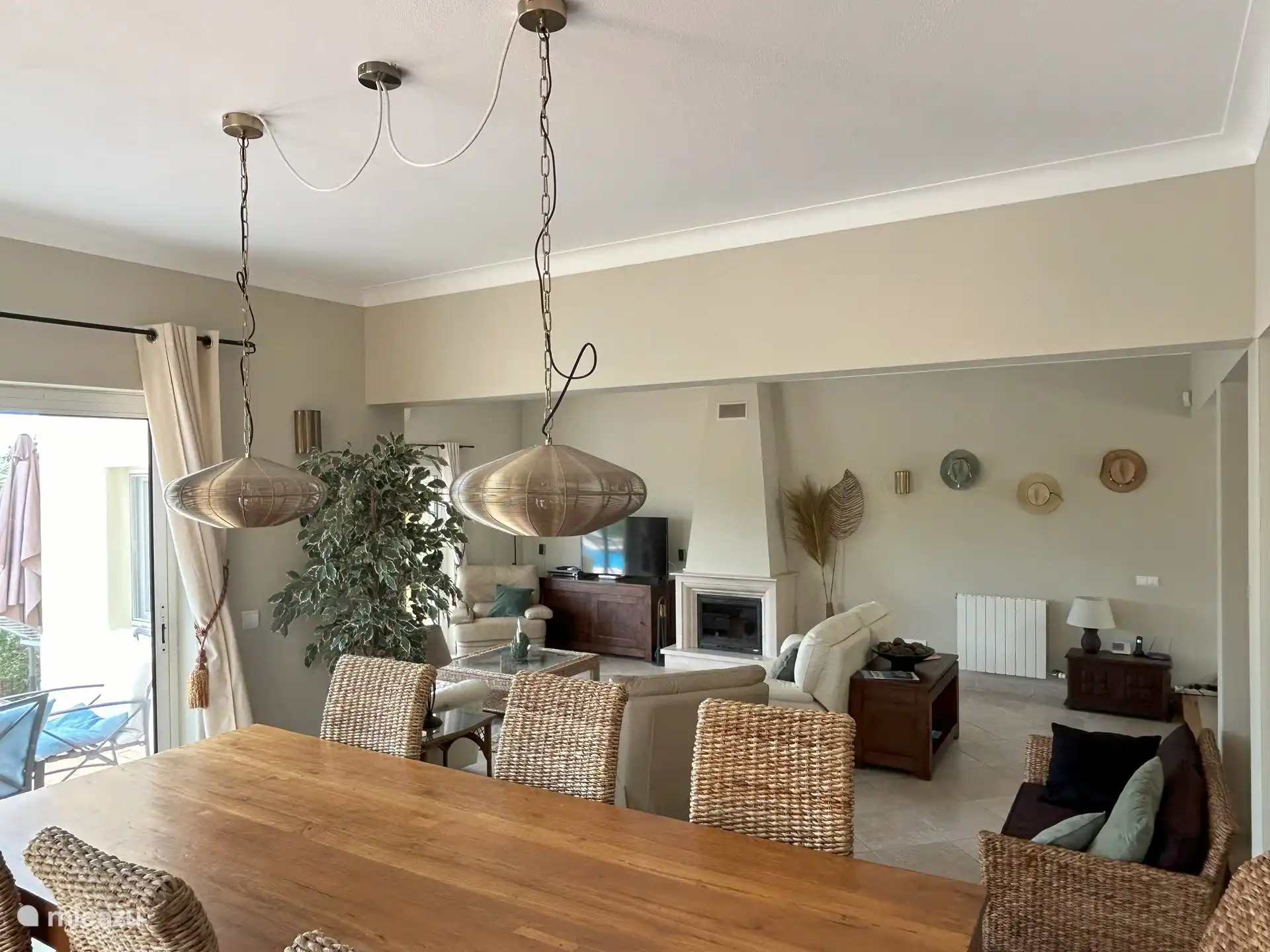 Kitchen and living room