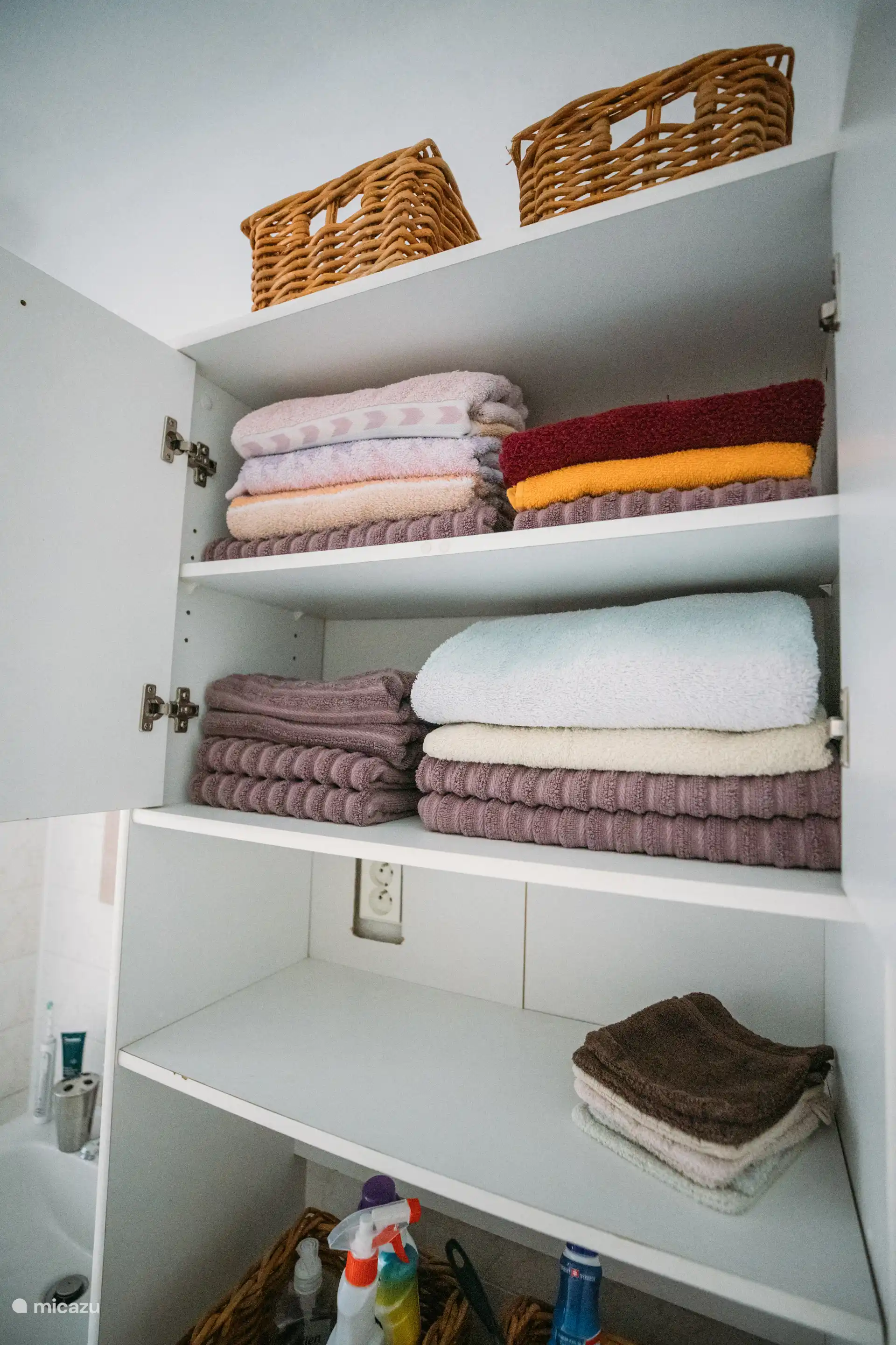 Handtücher werden im Maridu Home Elizabeth zur Verfügung gestellt – komfortabel und gut gepflegt in einem attraktiven Ferienhaus