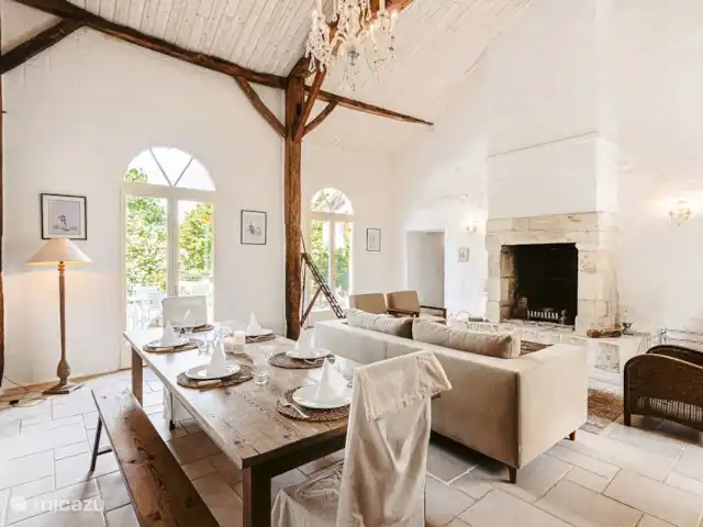 Logis La Tour - Orangerie huren in Frankrijk, Vendée, Fontenay - gîte / cottage Ruime living met gezellige eetruimte
