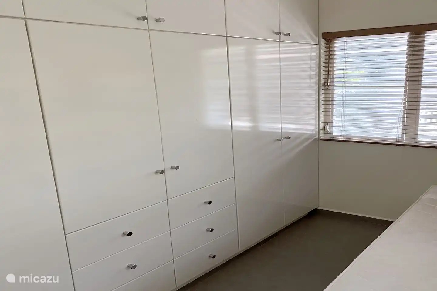 Troisième chambre avec penderie