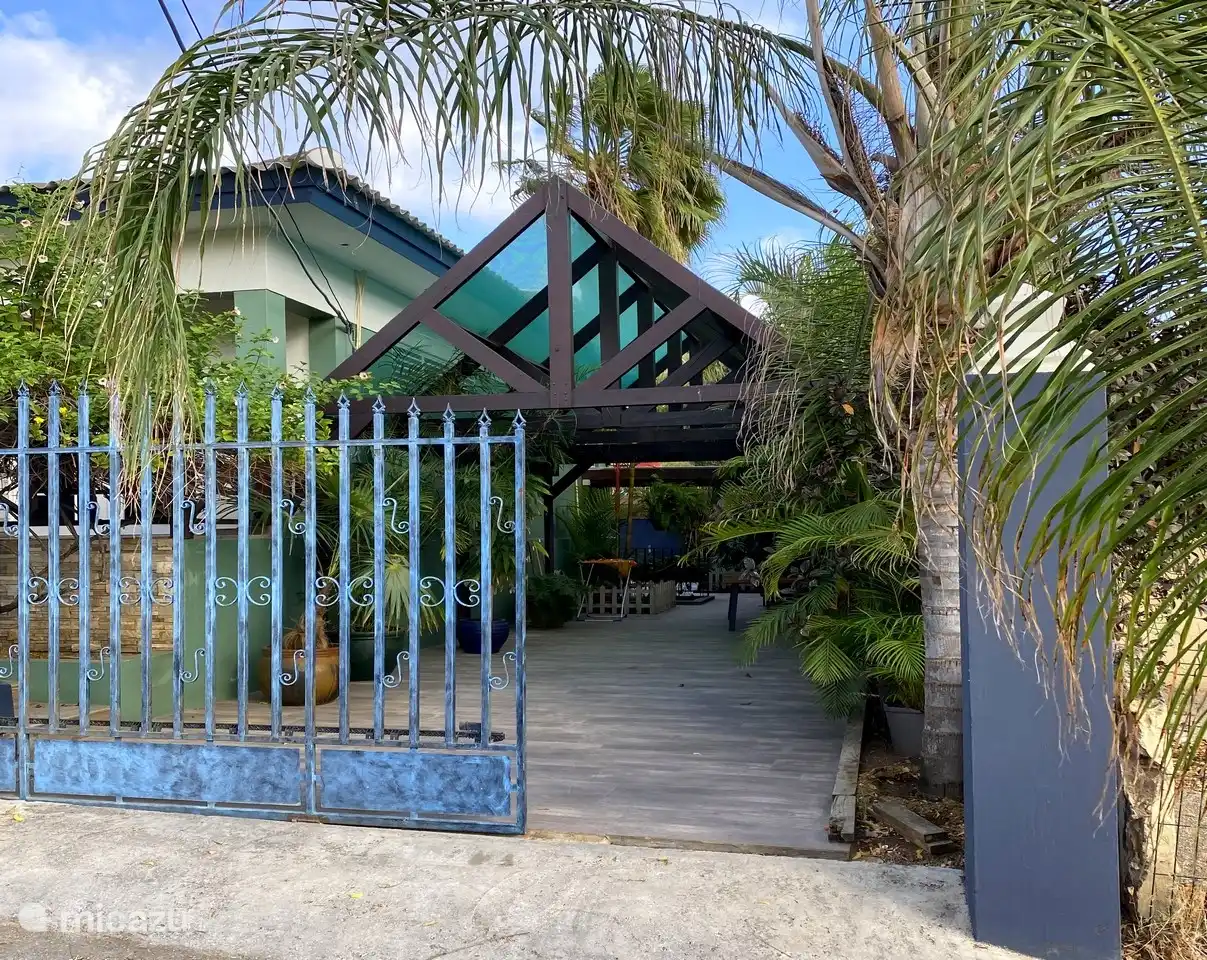 Entrée avec portail électrique