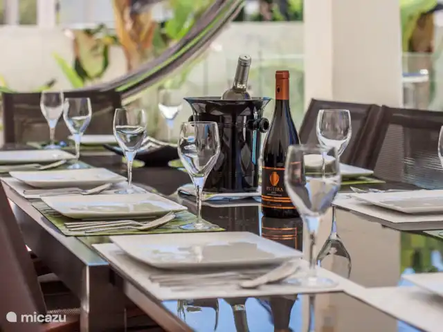 Villa Verdi en Portugal, Costa de Lisboa, Aroeira - villa Mesa de comedor afuera