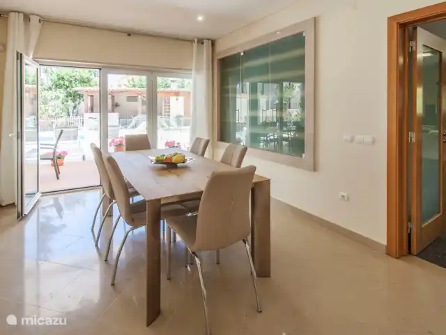 Villa Verdi en Portugal, Costa de Lisboa, Aroeira - villa Mesa del comedor