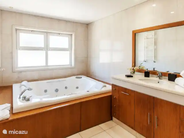 Villa Verdi en Portugal, Costa de Lisboa, Aroeira - villa Baño