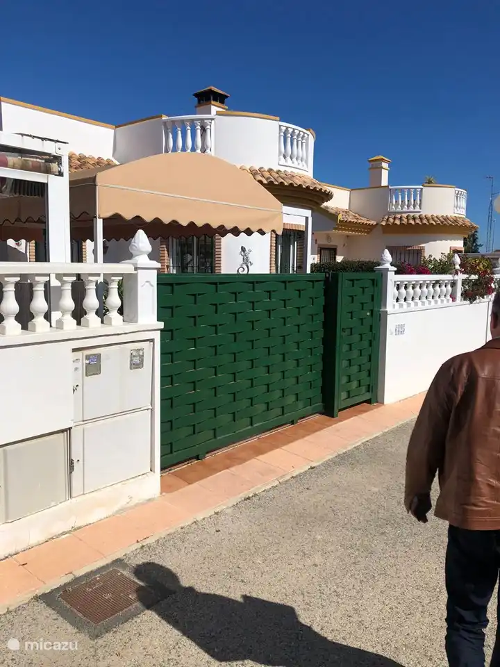 Rent Villa El Raso Te Guardamer del Segura in Guardamar del Segura