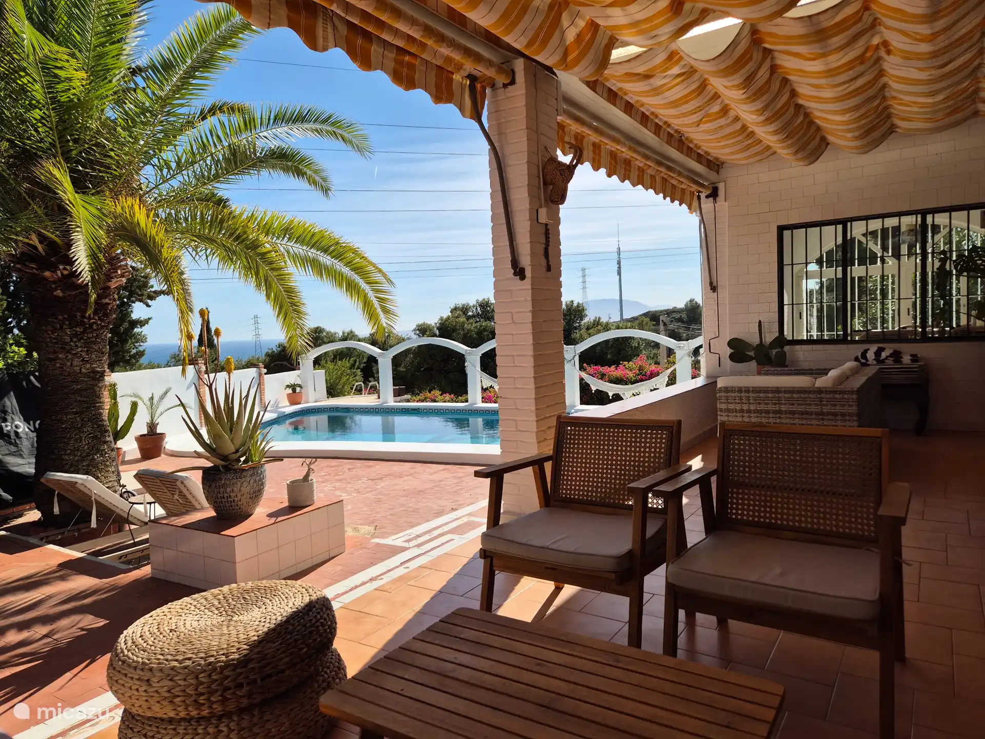 From the veranda you can enjoy a wonderful view of the sea.