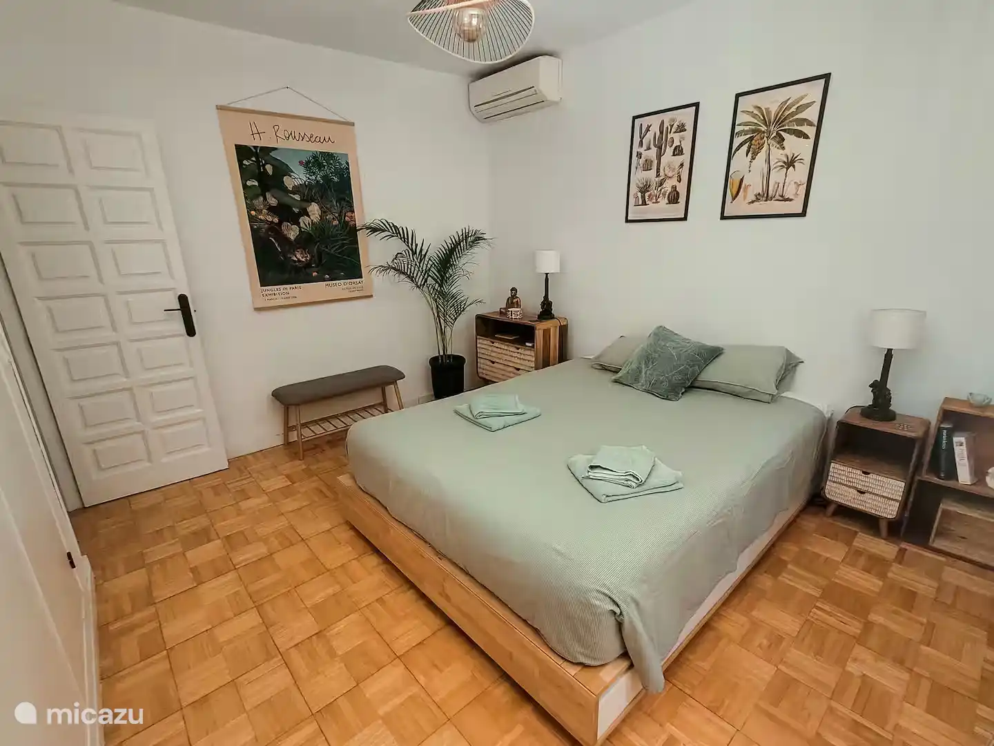 Bedroom 2 with 160x200cm bed, fan and air-conditioning.