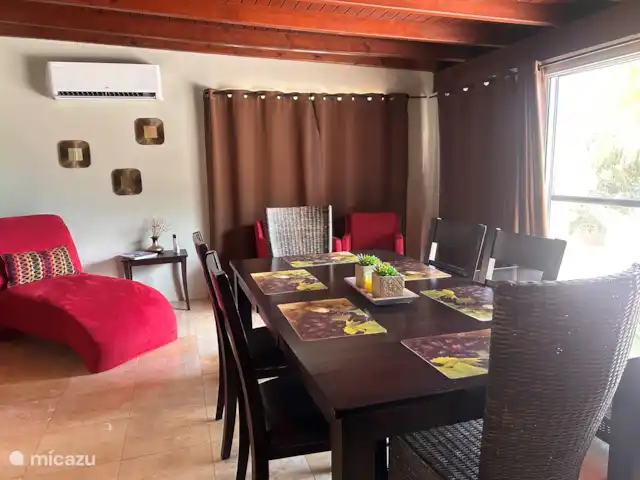 Villa Mi Dushi Cas Aruba en Aruba, Norte, Westpunt - villa Comedor con vista a la piscina