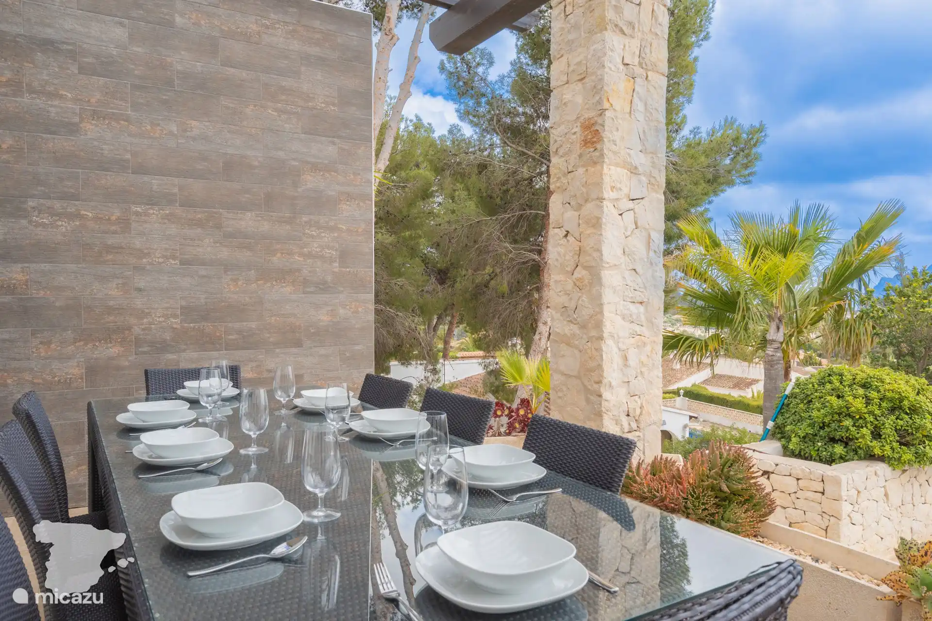 Coin repas extérieur