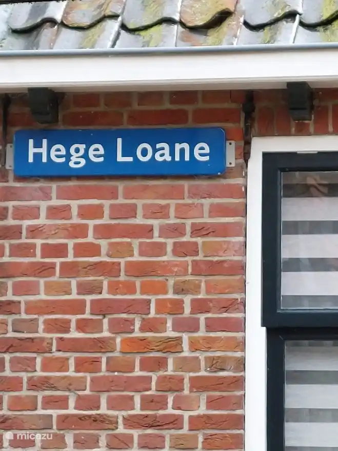 „Hege Loane“ ist der friesische Name der Straße, die „Hohe Allee“ bedeutet