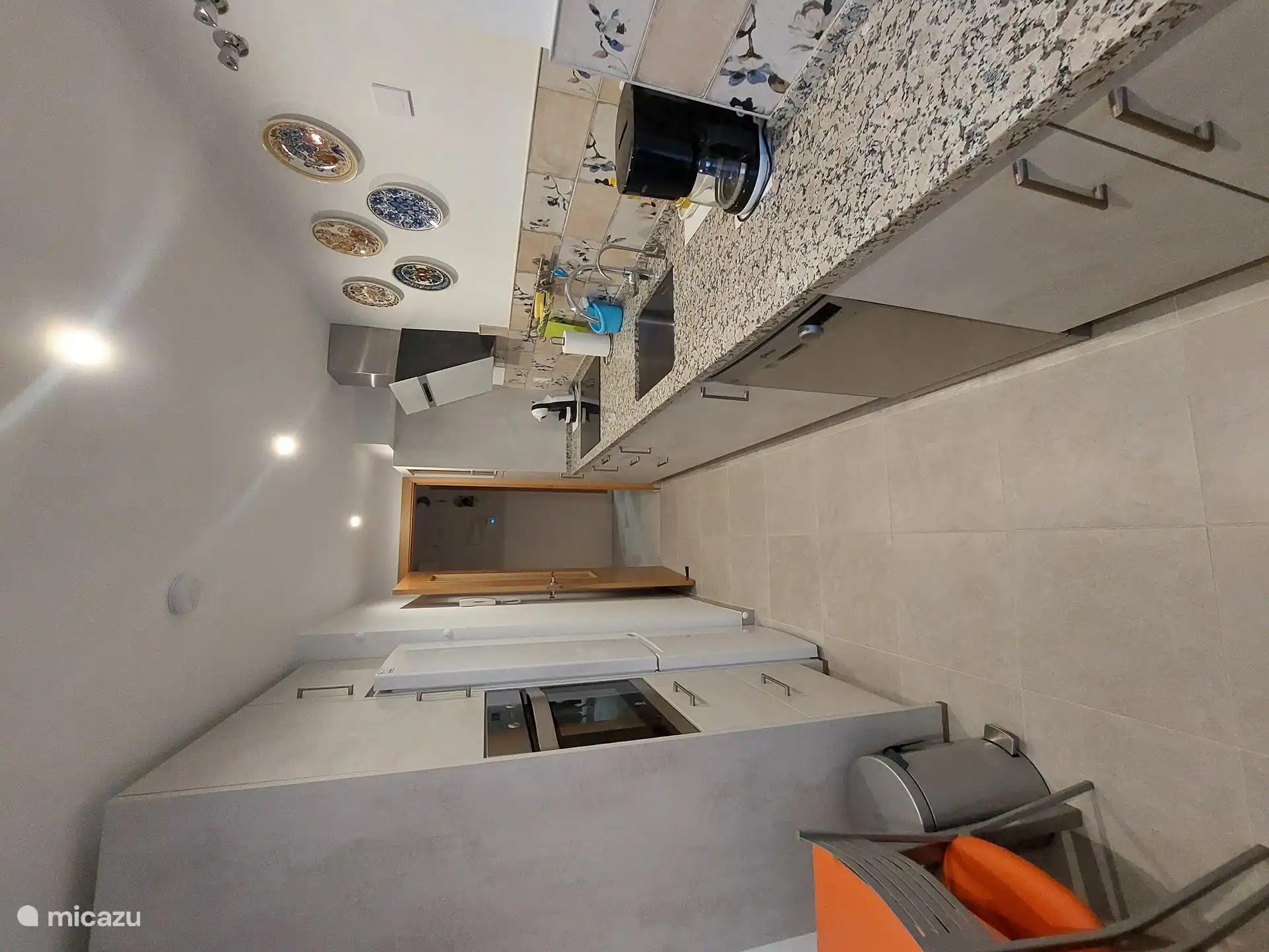 Voll ausgestattete Küche