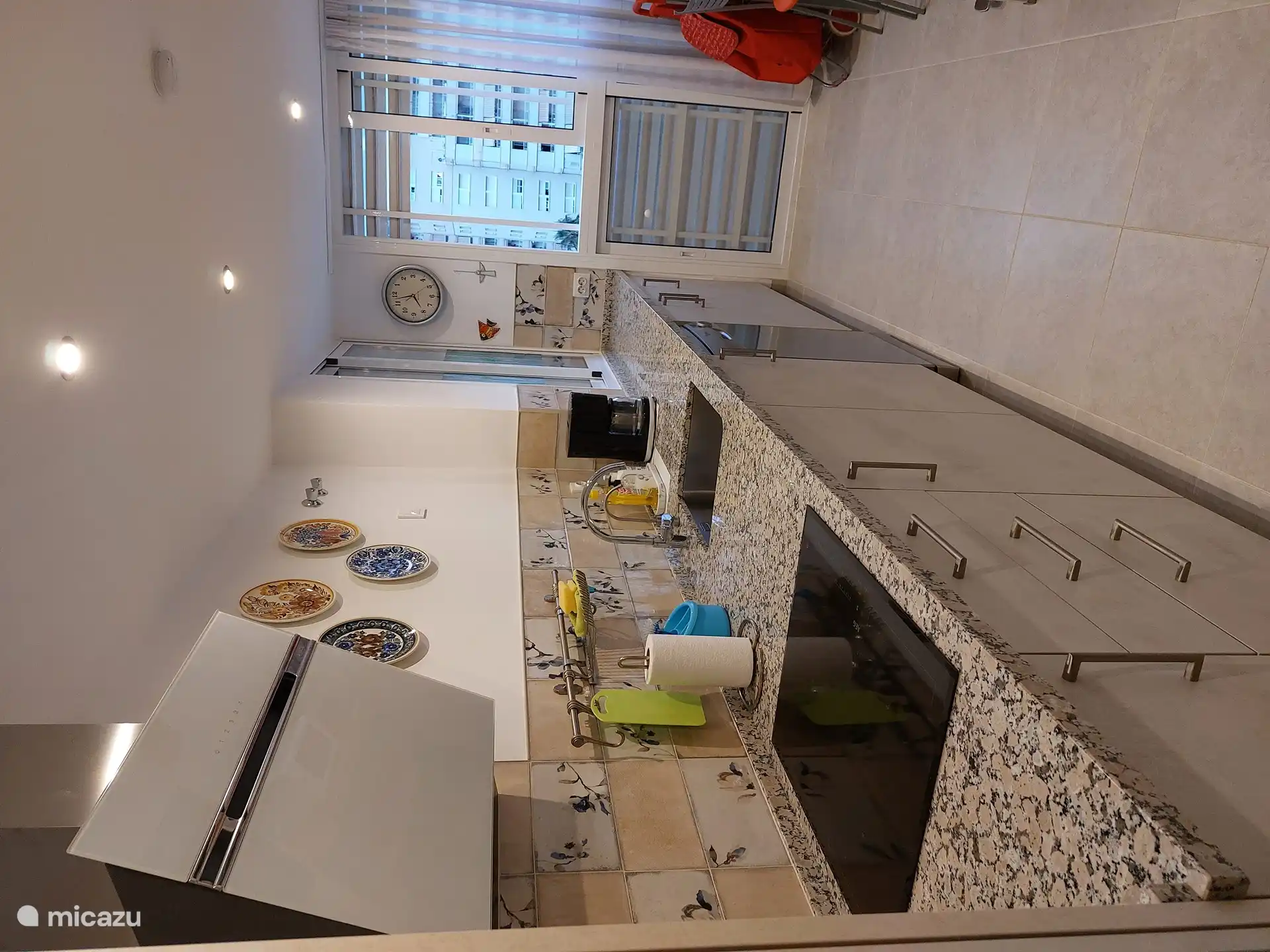 Voll ausgestattete Küche