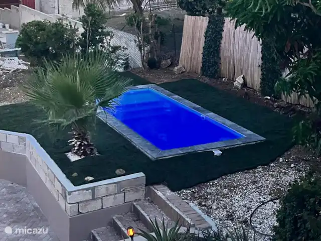 Location de Vacances Curaçao, Banda Ariba (est), Jan Thiel, appartement - Kas di Jola Piscine avec éclairage agréable pour la soirée