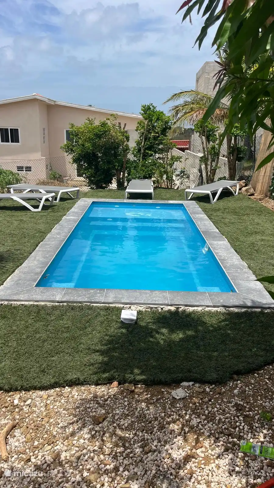 Kas di Jola in Curaçao, Banda Ariba (Ost), Jan Thiel - Appartement