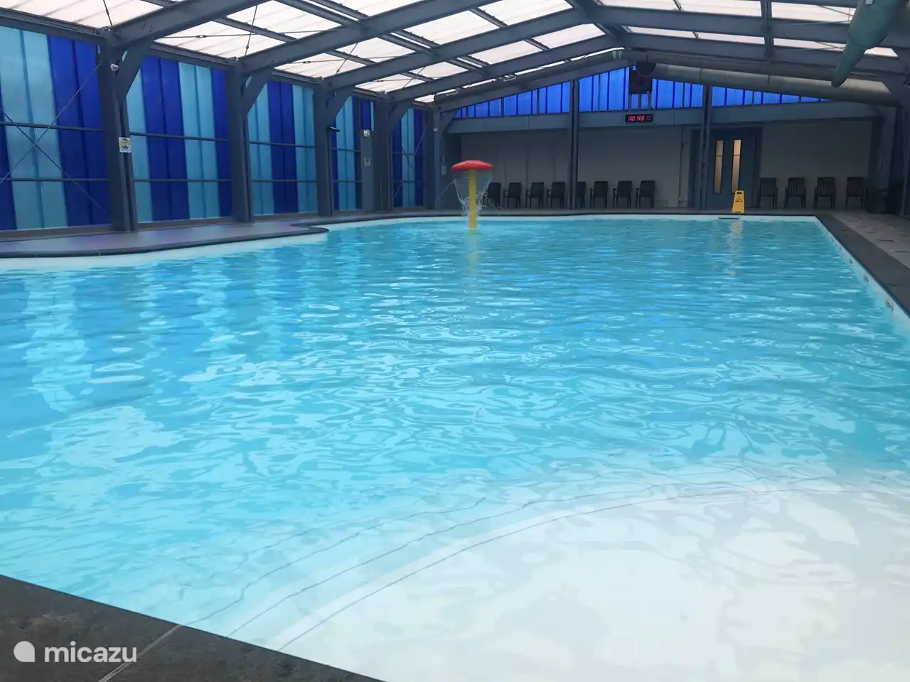 Das Hallenbad im Plaza