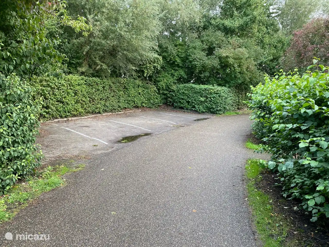 Der Parkplatz am Ferienhaus
