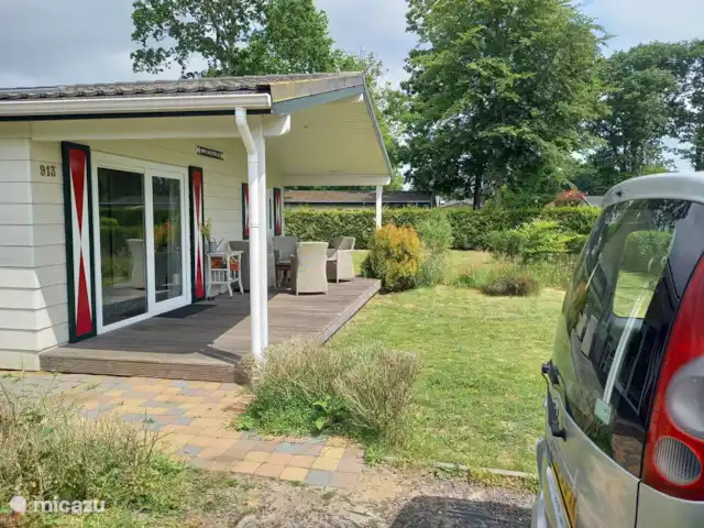 Chaletbos Veluwe vakantiewoning huren in Nederland, Gelderland, Voorthuizen - chalet voortuin