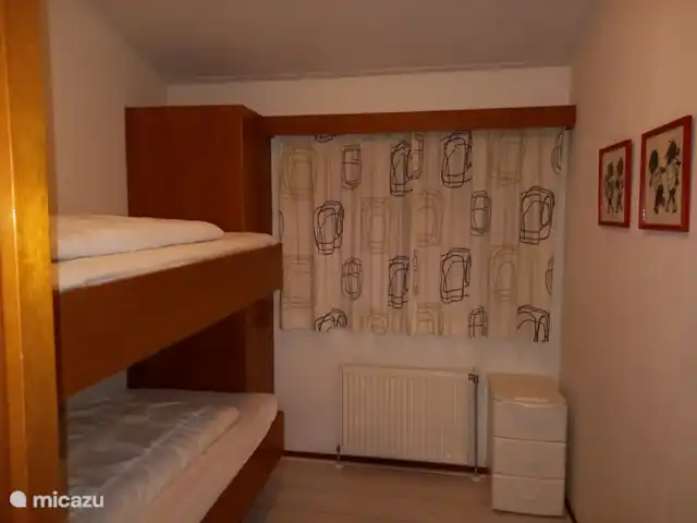 Chaletbos Veluwe vakantiewoning huren in Nederland, Gelderland, Voorthuizen - chalet slaapkamer-2