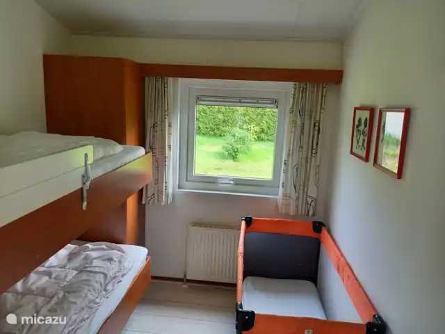Chaletbos Veluwe vakantiewoning huren in Nederland, Gelderland, Voorthuizen - chalet slaapkamer-2