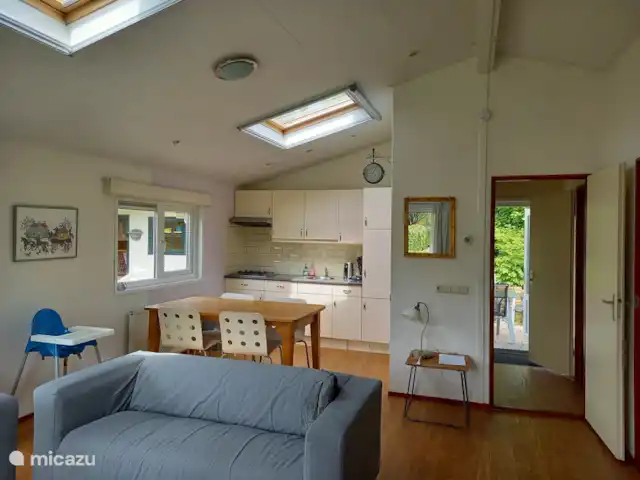 Chaletbos Veluwe vakantiewoning huren in Nederland, Gelderland, Voorthuizen - chalet huiskamer