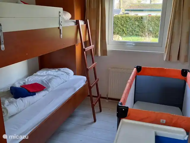 Chaletbos Veluwe vakantiewoning huren in Nederland, Gelderland, Voorthuizen - chalet slaapkamer-2