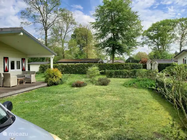 Chaletbos Veluwe vakantiewoning huren in Nederland, Gelderland, Voorthuizen - chalet voortuin