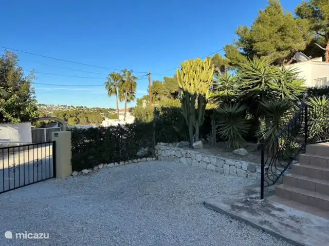 Villa Helios huren in Spanje, Costa Blanca, Moraira - villa Uitzicht vanuit de voortuin