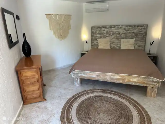 Villa Helios huren in Spanje, Costa Blanca, Moraira - villa Slaapkamer met dubbelbed in de benedenverdieping (groot genoeg om kinderbedje bij te plaatsen en met ruime kast!)