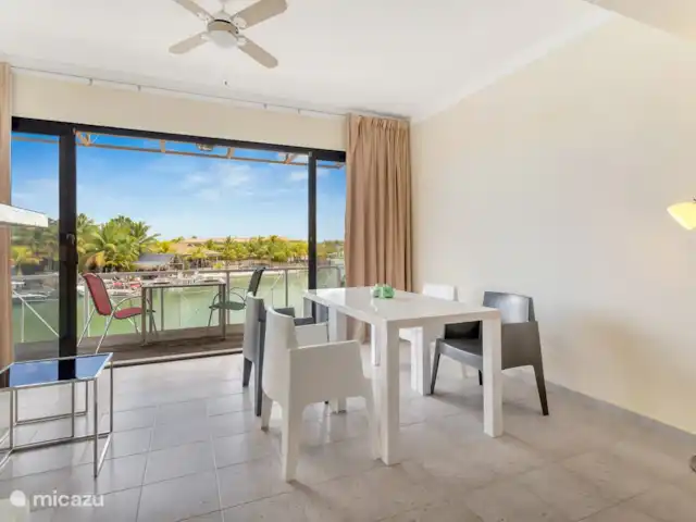 Caribbean Court | Harbor View | Bonaire, Bonaire, Kralendijk - appartement Table à manger à l'intérieur
