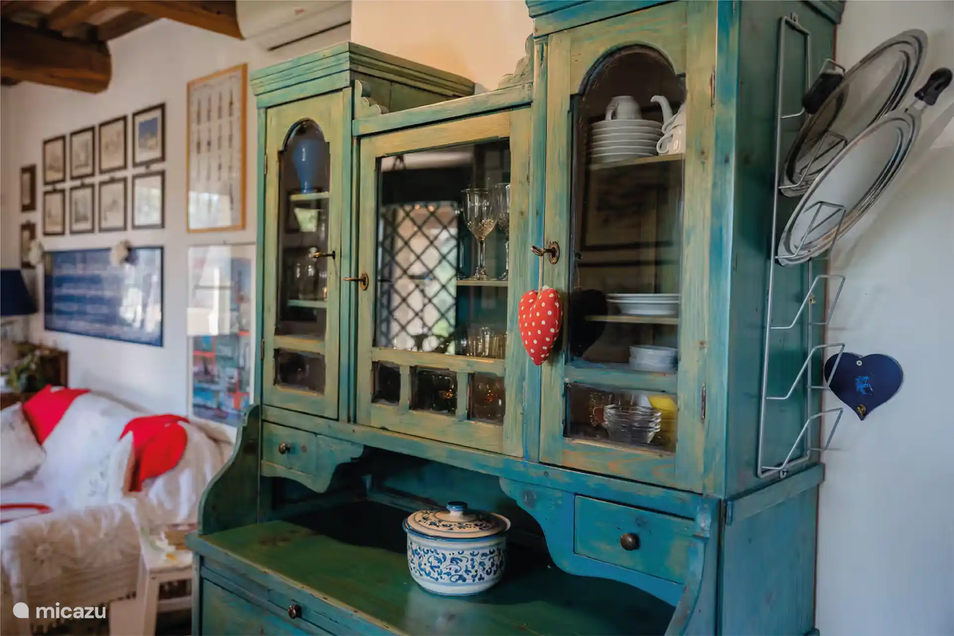 Salón-comedor con cocina.