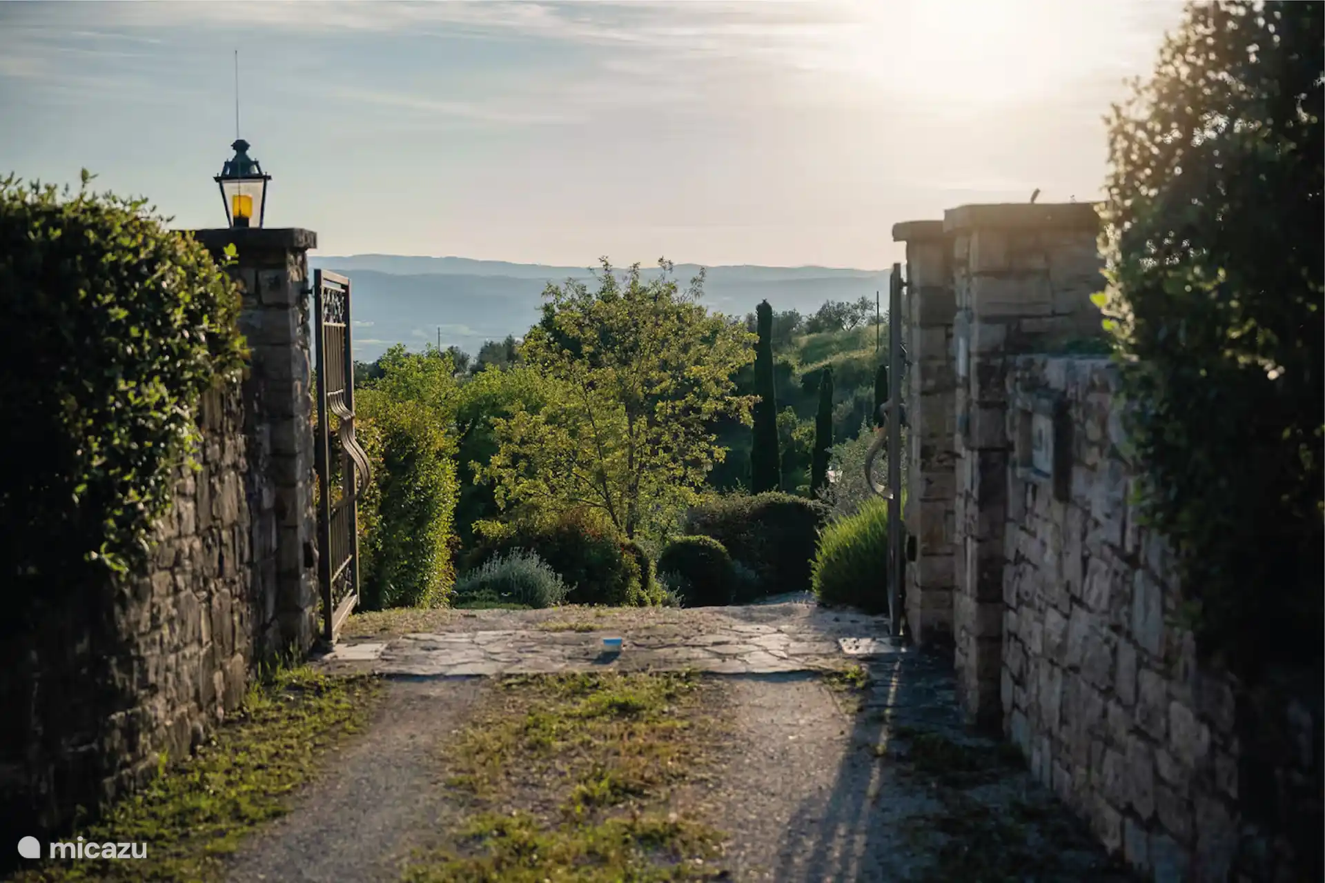 La entrada a Villa Nocino.