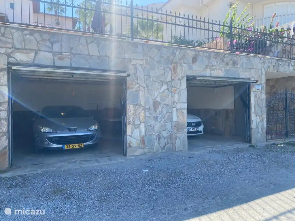 garaje privado para 4 coches a tu disposición