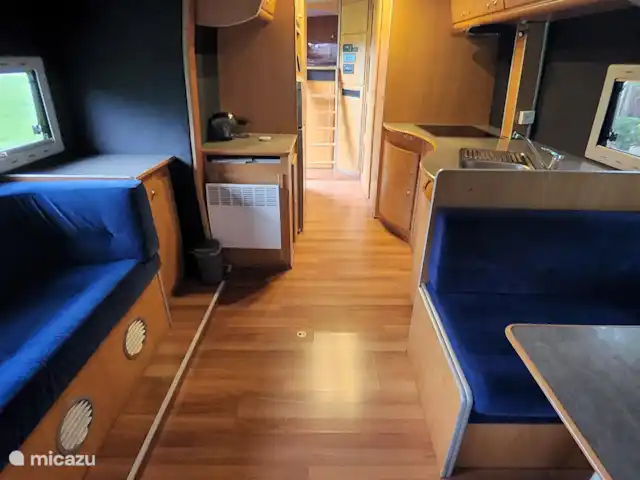 Kromven On Wheels huren in België, Antwerpen, Merksplas - camper / jacht / woonboot interieur