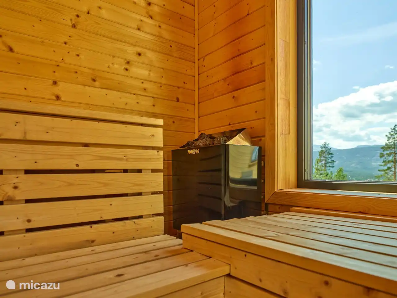 Sauna avec vue mais aussi intimité totale importante.