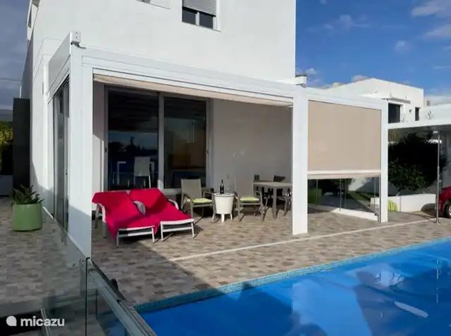 pérgola recién puesta