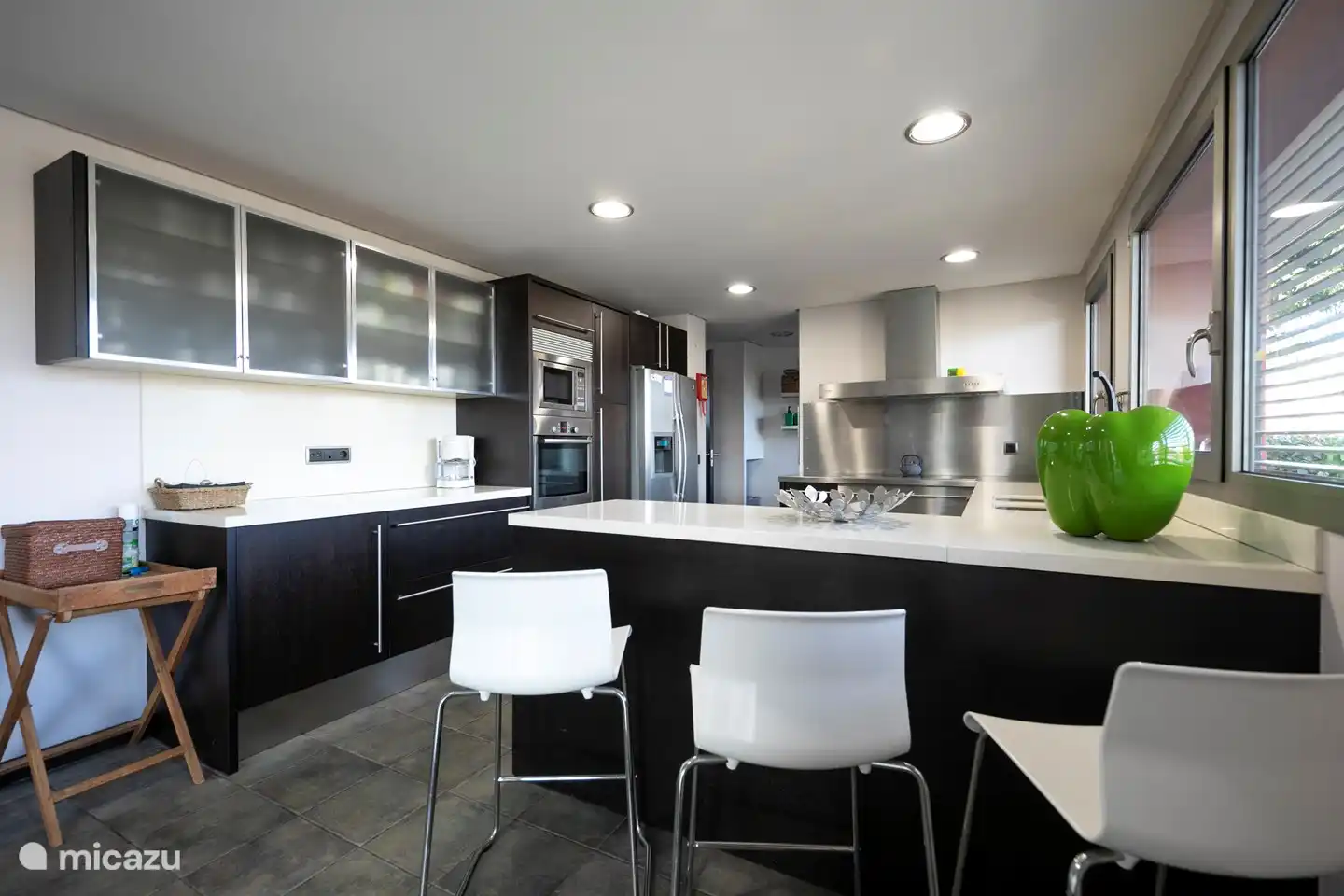 kitchen with a cozy bar